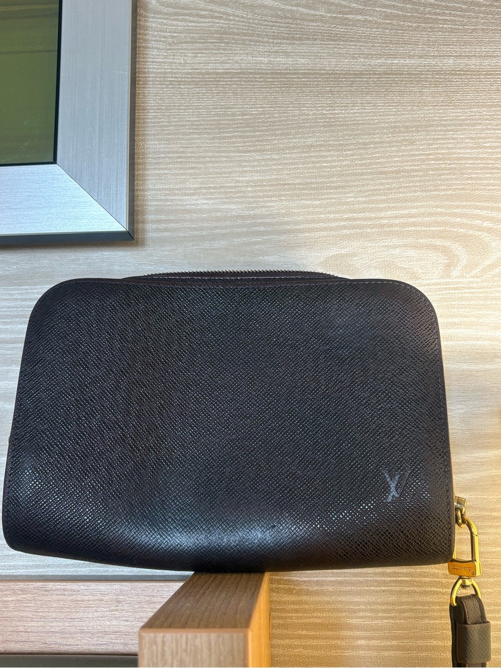 Authentic LOUIS VUITTON Baikal Clutch Hand Bag Taiga Leather Acajou